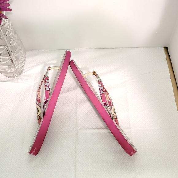 Vera Bradley PaisleyPrint Flip Flops - Picture 5 of 6